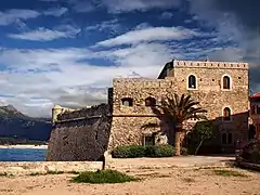 Le fort.