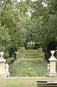 L'allée centrale du parc.