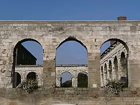 Couvent des Sœurs grises (XVIIIe&nbsp;siècle, Monuments historiques, 1992).