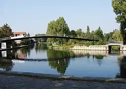 La passerelle Samarobriva vers le parc Saint-Pierre.
