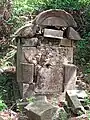 Tombe colonial à Rivière Sens.
