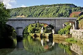 L'ancien pont ferroviaire d'Ornans.