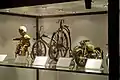 Vitrine de vieux jouets