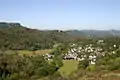 Le bourg d'Antignac au printemps.