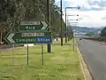 L'ANZAC Parade limite Campbell à l'ouest
