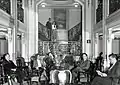 Photo noir et blanc du salon de première classe.