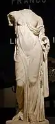 Au musées du Capitole, Centrale Montemartini. Marbre du Pentélique, découvert sur le mont Esquilin.