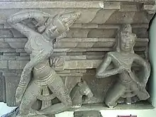 Danseuse apsara et musicien gandharva, style de Trà Kiệu (en), XXe siècle.