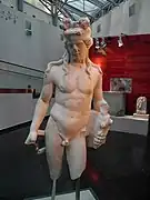 Statue en marbre de Dionysos (IIe siècle).
