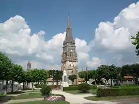 Archiac est, après Saint-Eugène, le village le plus élevé de la Champagne d'Archiac qu'il domine du haut de ses 106 m.