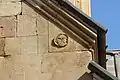 Haut-relief sur la façade ouest.