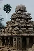 Mahabalipuram, VIIe siècle. Le temple monolithe (râtha) d'Arjuna.