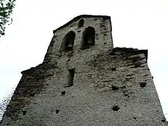 Son clocher-mur.