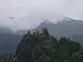 Les ruines du château de Montmayeur.