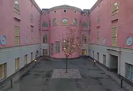 Cours intérieure.