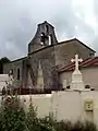 L'église Saint-Pierre, vue est (juil.&nbsp;2012)