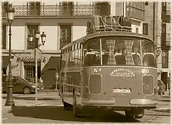 Autobus sur la place en 2006