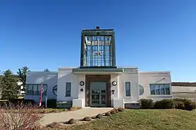 Musée de l'aviation du New Hampshire en bordure de l'aéroport.