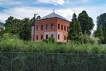 Mairie et école.