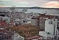 La baie de Montevideo et le Cerro de Montevideo  vus depuis la Plaza Matriz de Montevideo.