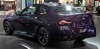 M240i, vue arrière avec signature dite lumineuse