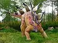 Modèle de Stégosaurus dans le parc jurassique de Bałtów