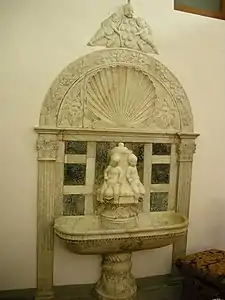 Lavabo Renaissance par Francesco di Simone Ferrucci et Gregorio di Lorenzo (it).