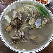 Kal-guksu&nbsp;(en) (cuisine coréenne).