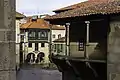 Balcon et modillons de la façade sud