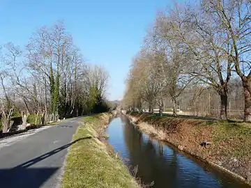 L'aqueduc du port de Lanquais.