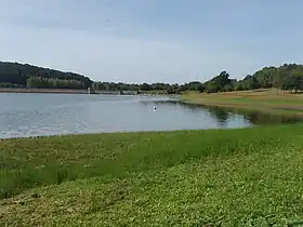 L'étang de Haute-Vilaine à l'est.