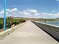 Vue de la crête du barrage Lakhmess.