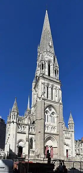 Façade occidentale de la basilique Saint-Nicolas de Nantes.