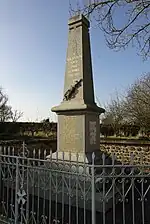 Le monument aux morts.