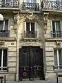 No&nbsp;90 : encadrement de porte sculpté.