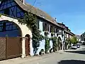 Anciennes maisons vigneronnes du XVIIIe siècle.