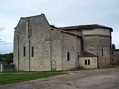 Vue sud-ouest de l'église Saint-Eutrope (oct.&nbsp;2012)