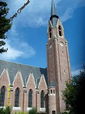 L'église Saint-Pierre, façade sud.