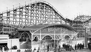 Big Dipper à Playland at the Beach (en)