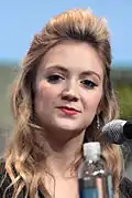 Billie Lourd interprète « Chanel #3 ».