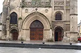 Le portail néo-renaissance du début du XXe siècle
