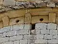Métopes perforées de l'abside