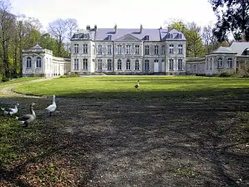 La façade principale.