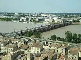 Vue du quartier de La Bastide depuis la flèche Saint-Michel
