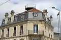 Immeuble au 26 rue Beck, ancien atelier de fabrication et logement patronal du XIXe&nbsp;siècle.