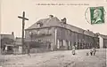 Centre du village avec ses habitants (début XXe siècle)