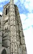 Tour nord reconstruite au XVIe&nbsp;siècle