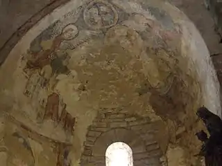 Église Saint-Pierre de Brancion : les peintures murales médiévales.