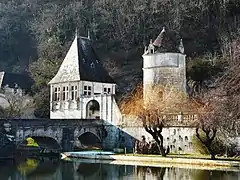 Le pavillon Renaissanceet la tour ronde.