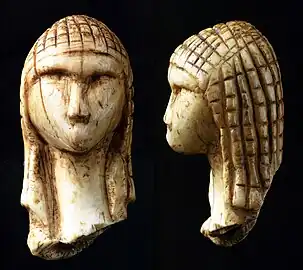 Dame de Brassempouy, fragment de statuette en ivoire daté du Paléolithique supérieur (Gravettien (- 29 / - 22&nbsp;000 BP)